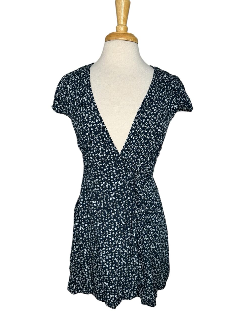 BRANDY MELVILLE Navy White Tiny Daisy Print Rayon Wrap Dress One Size Cap Sleeve